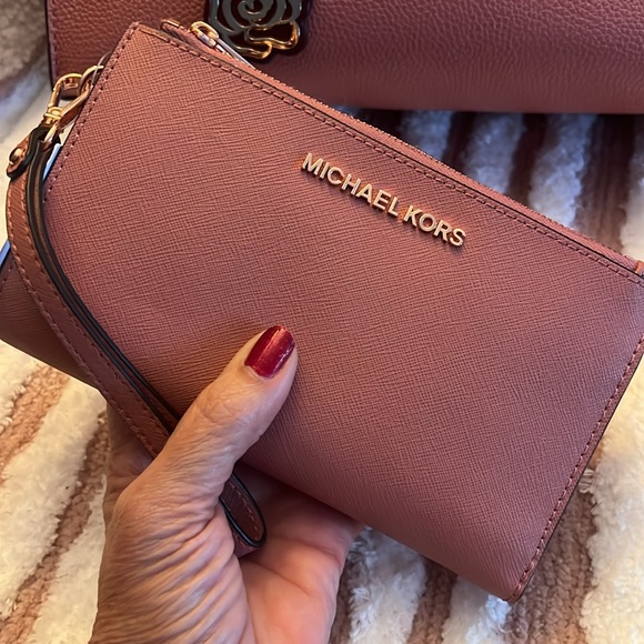 Michael Kors Jet Set Travel Large Double Wristlet in Rose Gold NWT - Picture 13 of 14